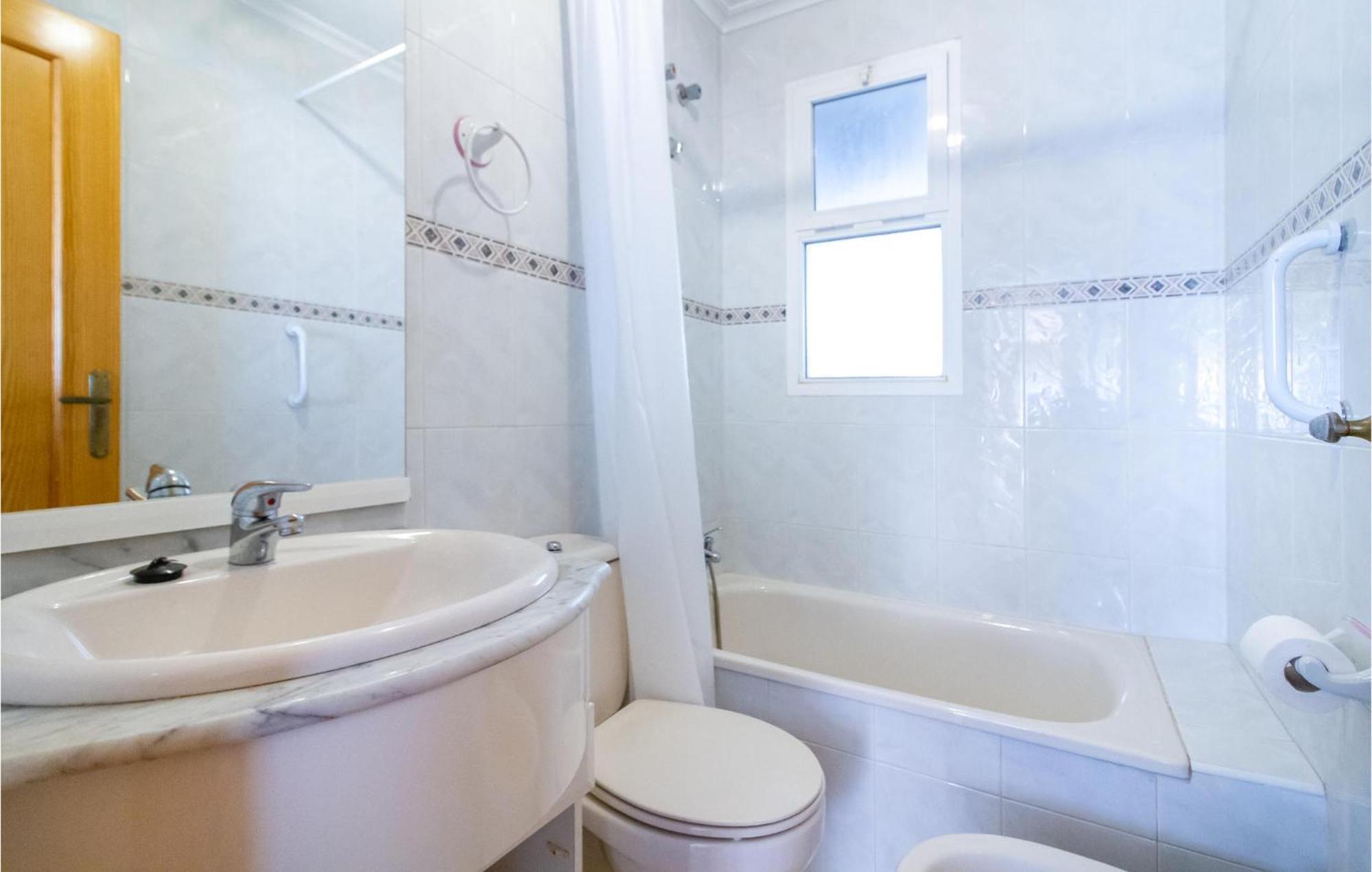 2 Bedroom Lovely Home In ซานตาโปลา ภายนอก รูปภาพ