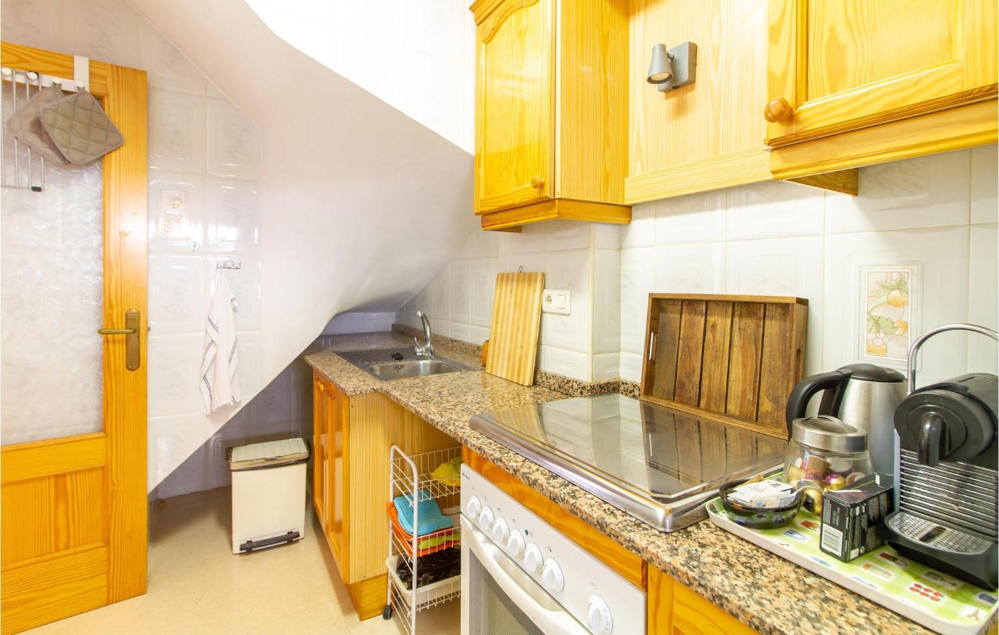 2 Bedroom Lovely Home In ซานตาโปลา ภายนอก รูปภาพ